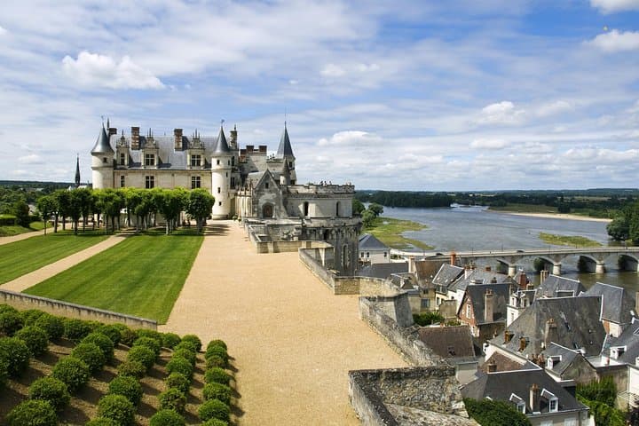 Loire Valley Wine & Castle Tour from Paris With Tasting & Pickup — photo 1