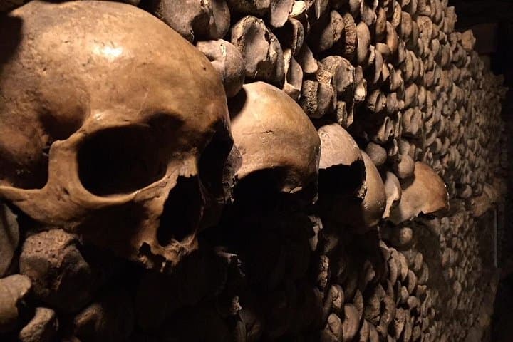 Catacombs of Paris Small Group Restricted Access Tour — photo 1