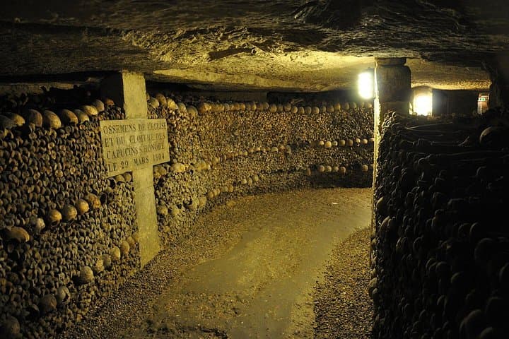 Paris Catacombs Guided Tour — photo 3