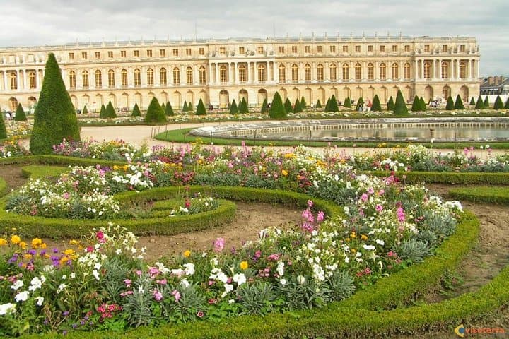 Giverny's House & Gardens plus Versailles Palace Day Trip with Lunch from Paris — photo 6