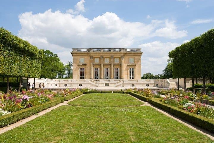 Versailles Palace Best of Estate Private Day Tour with Lunch & Queen's Hamlet — photo 1