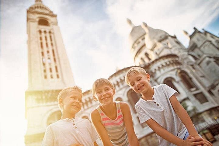 Paris: Montmartre and Sacre Coeur Private Tour for Kids and Families — photo 2
