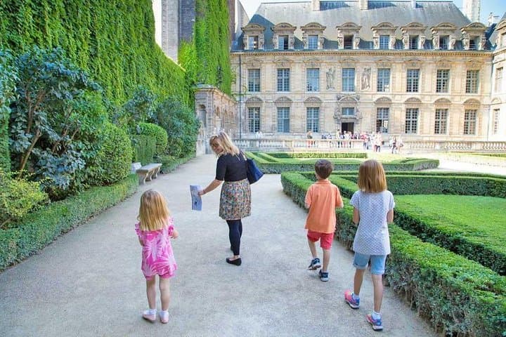 Kids and Families Marais Private Tour in Paris including Jewish Quarter — photo 1