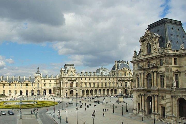 Louvre Museum Guided Family Treasure Hunt — photo 3