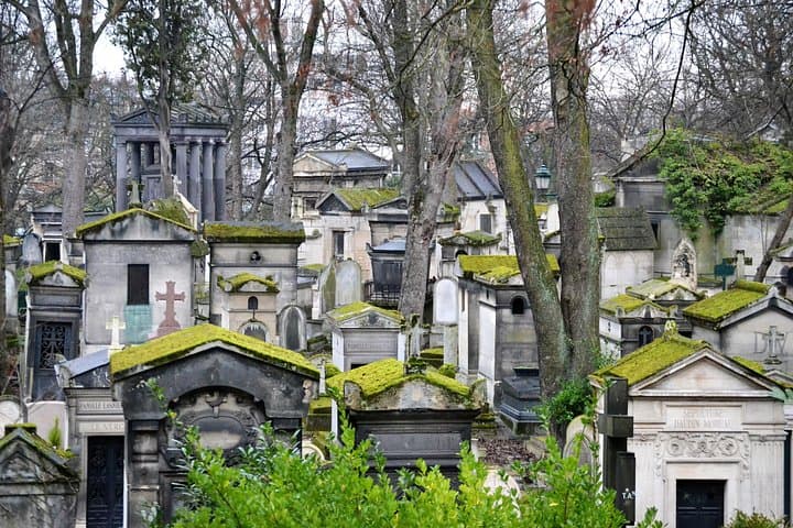 Pere Lachaise Cemetery Walking Tour in Paris — photo 1