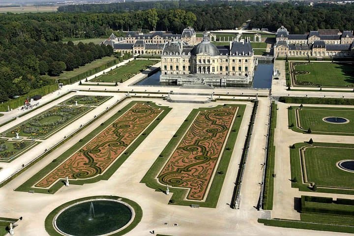 Fontainebleau and Vaux le Vicomte Chateaux Day Trip from Paris — photo 7