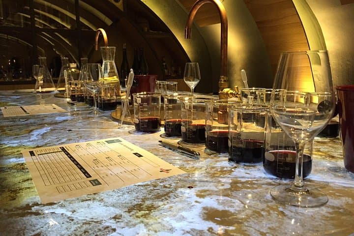 Paris Make Your Own Bottle of Wine in a Royal Wine Cellar — photo 4
