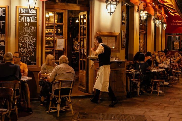 A Magical Evening in Paris With Locals: PRIVATE City Walking Tour — photo 1
