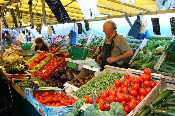 Local Aligre Food Market Walking Tour near the Marais — photo 2