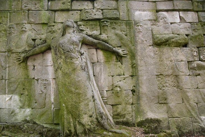 Paris: Famous Graves of Pere Lachaise Cemetery Guided Tour — photo 13