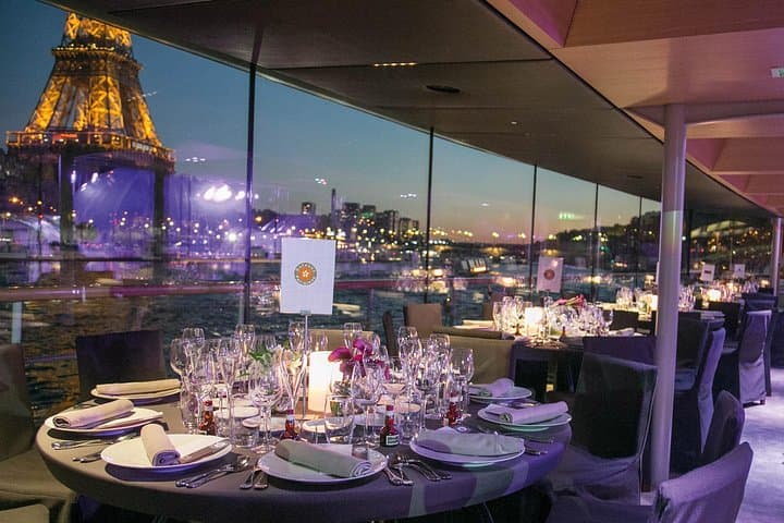 Seine River Christmas Cruise Lunch or Dinner by Bateaux Parisiens — photo 1