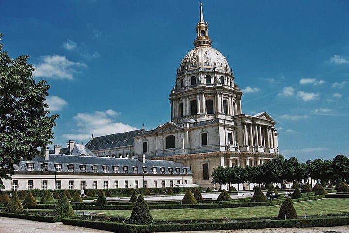 Skip the line Les Invalides World War Museum Guided Tour 8ppl Max — photo 2