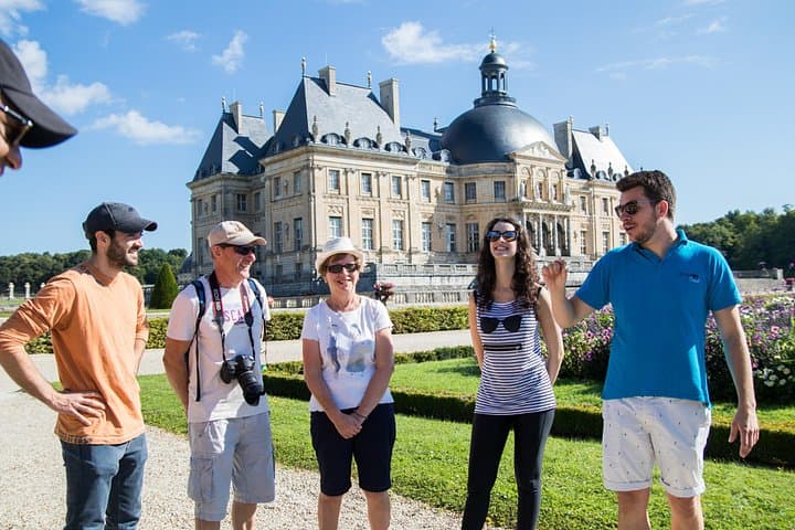 Fontainebleau and Vaux-Le-Vicomte Castle Small-Group Day Trip From Paris — photo 2