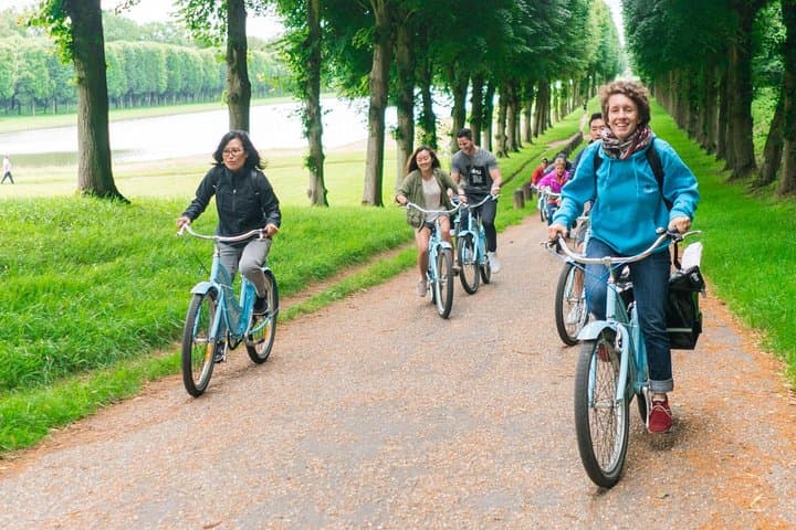 Versailles Palace Bike Tour with Market & Marie-Antoinette hamlet — photo 2