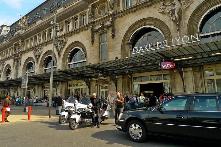Paris Private Arrival Transfer: Railway Station to Hotel — photo 3