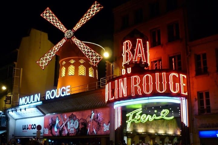 Paris to Moulin Rouge:Private Round-Trip Transfer from Your Hotel — photo 2