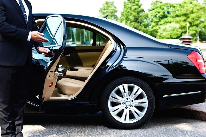 Paris Private Transfer: One-Way City Ride — photo 1