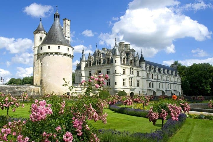 Loire Valley Castles Private Day Trip from Paris — photo 1
