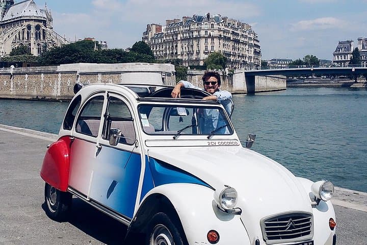 Paris Private Tour: Romantic Tour in a 2CV — photo 2