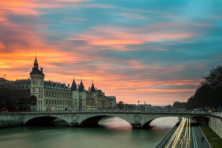 Private Paris Night Tour - with Magic City Lights and Local Vibes — photo 1