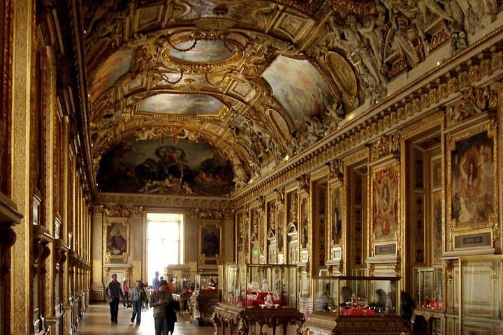 Paris Murders and Mysteries semi-private tour of the Louvre — photo 6