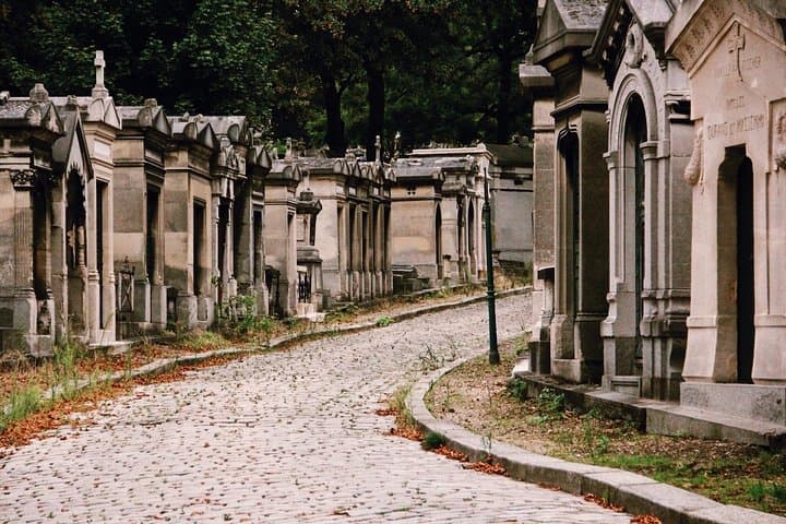Pere Lachaise Cemetery Paris Exclusive Guided Walking Tour — photo 1