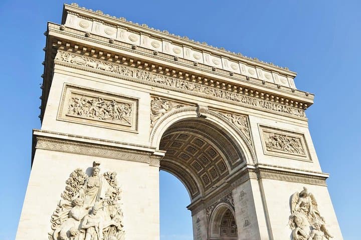 Paris Must-See Sites Tour for Families and Kids with Child-friendly Guide — photo 2