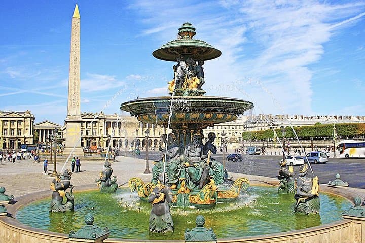Paris Must-See Sites Tour for Families and Kids with Child-friendly Guide — photo 1