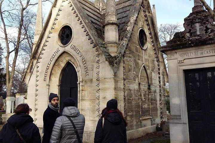 Private Guided Tour to Père Lachaise Cemetery in Paris — photo 3