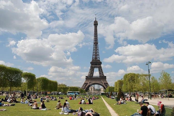 Private 8-hour city tour of Paris with driver and official guide - Hotel pick up — photo 1