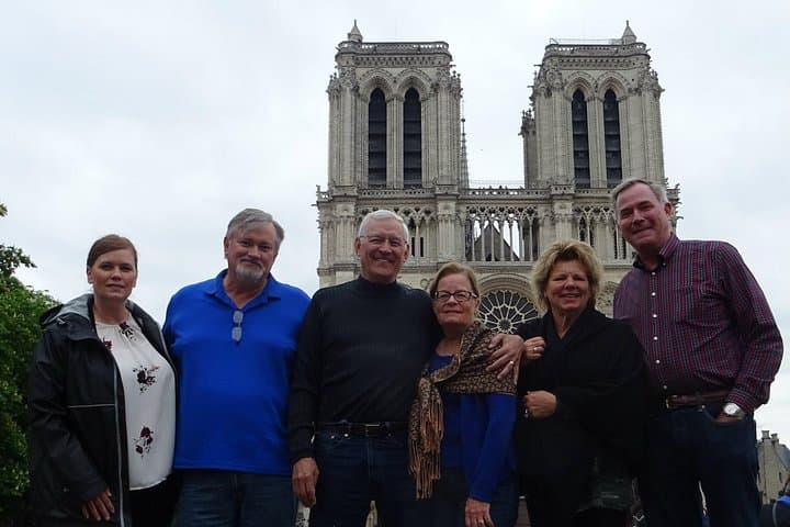 45m Notre Dame - outside tour - fast line entrance — photo 2