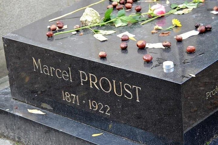 Pere Lachaise Cemetery Walking Tour in Paris — photo 3