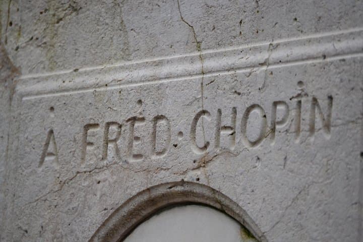 Pere Lachaise Cemetery Walking Tour in Paris — photo 7