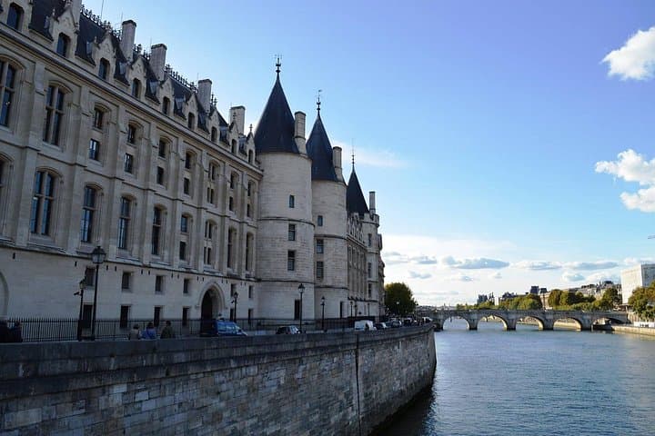 Sainte-Chapelle, Conciergerie & Palais de Justice Private Tour — photo 1