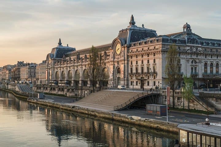 Paris Louvre and Orsay Museums Masterpieces Private Day Tour — photo 4