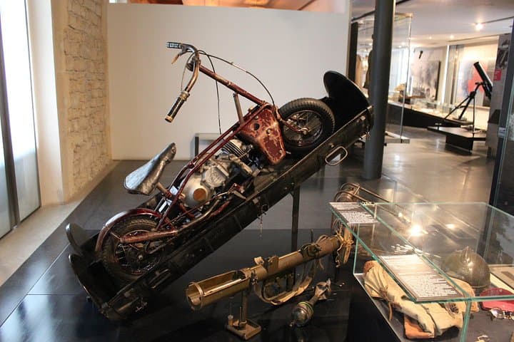 Skip the line Les Invalides World War Museum Guided Tour 8ppl Max — photo 7