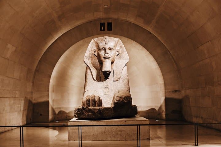 Louvre Museum Premium Guided Tour 6 GUESTS MAX Entry Included — photo 11