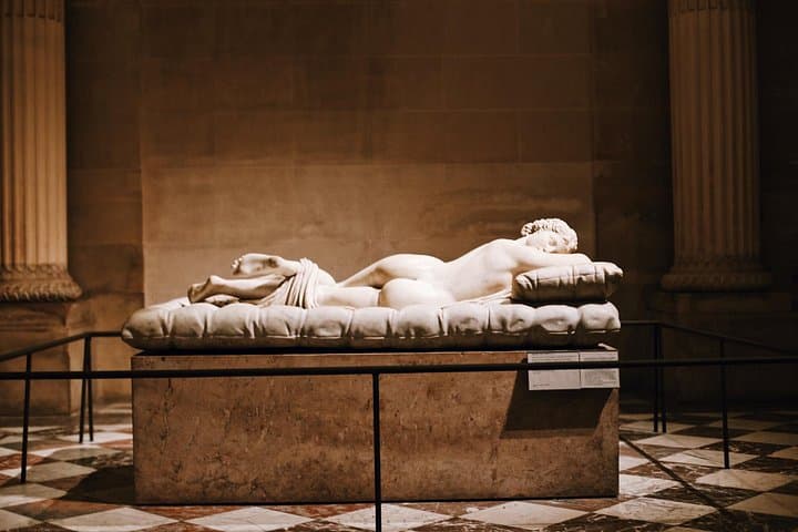 Louvre Museum Premium Guided Tour 6 GUESTS MAX Entry Included — photo 14
