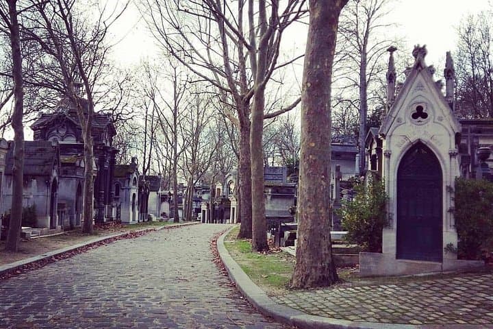 Private Guided Tour to Père Lachaise Cemetery in Paris — photo 4