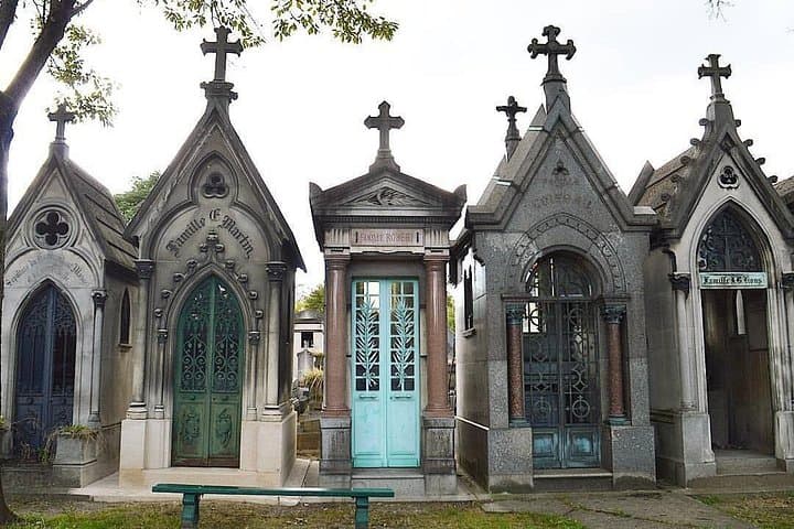 Private Guided Tour to Père Lachaise Cemetery in Paris — photo 1