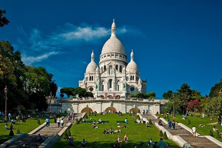 Montmartre French Bistrot, Aperitif and Wine Tasting Walking Tour — photo 3