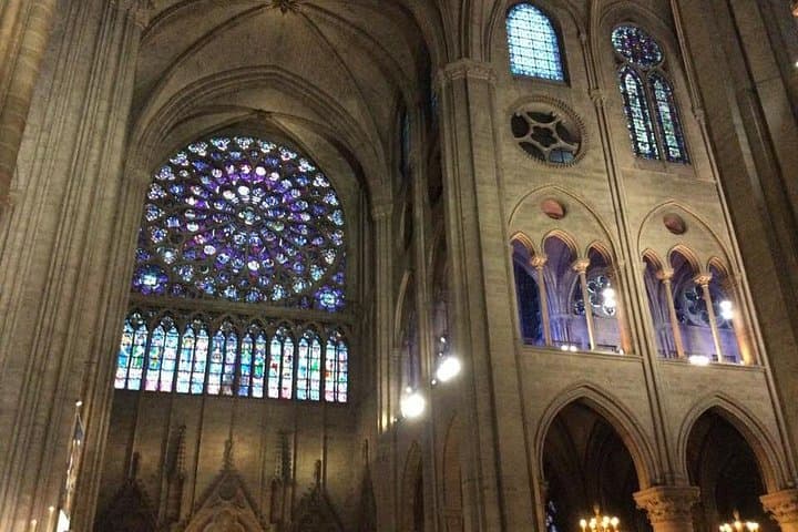 Notre Dame & Ile de la Cité Private 2-Hour Walking Tour in Paris — photo 11