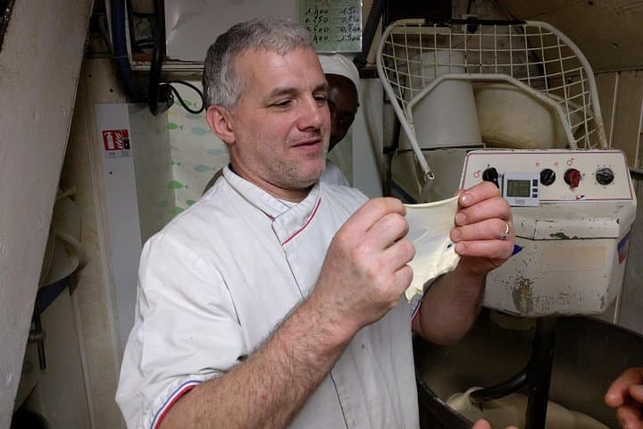 Paris French Baking Class Baguettes and Croissants in a Bakery — photo 8