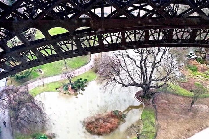 Eiffel Tower Guided Tour with Summit Access — photo 6
