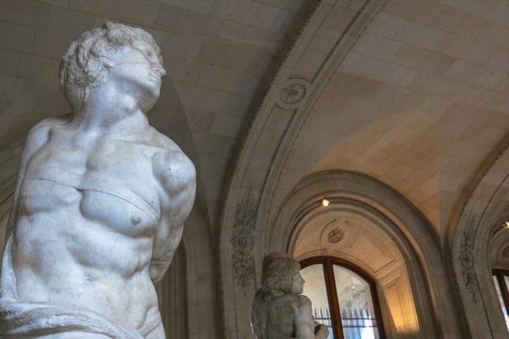 Paris Louvre Museum: Small Group Guided Highlights Tour — photo 3