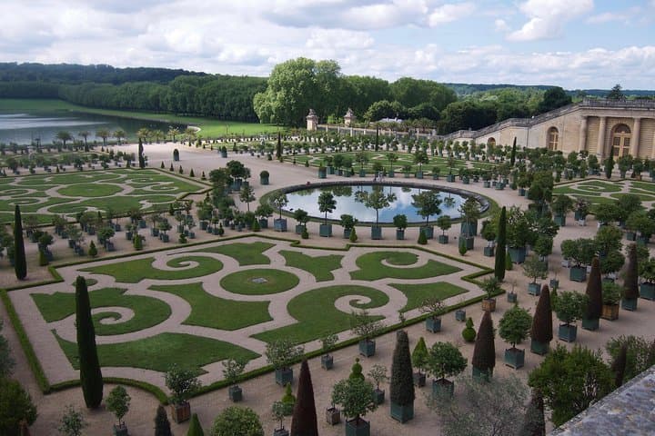 Versailles Palace and Gardens Tour by Train from Paris — photo 2