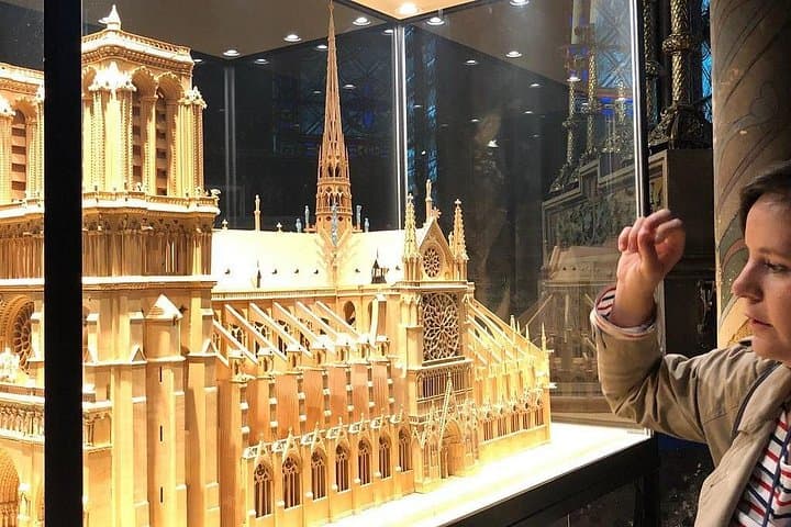 Paris City Center Tour with Notre Dame Semi Private 12ppl Max — photo 16