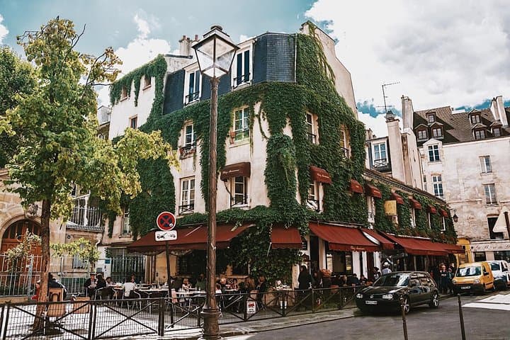 Marais District and Jewish Quarter Exclusive Guided Walking Tour — photo 6