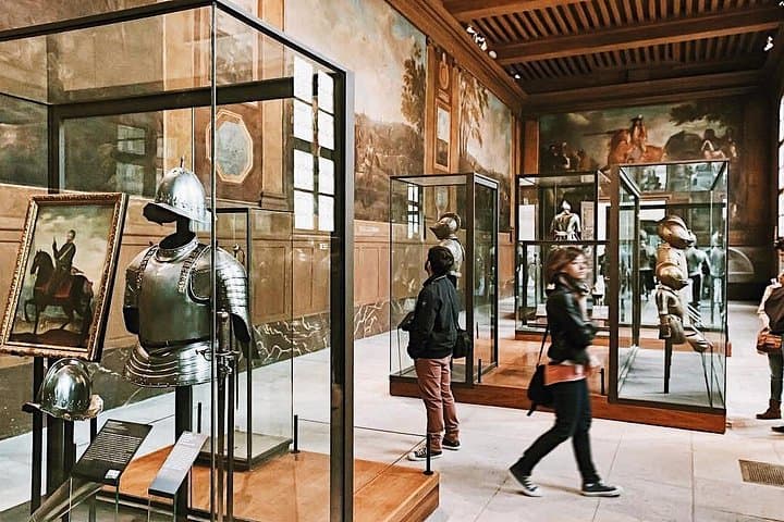 Skip the line Les Invalides World War Museum Guided Tour 8ppl Max — photo 6