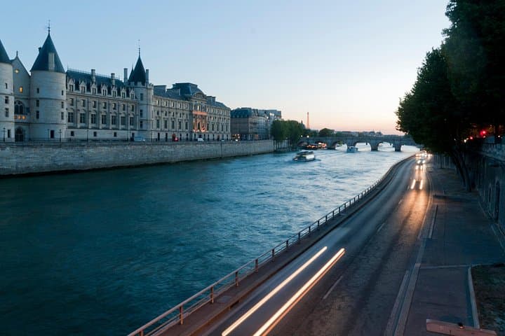 Dark Heart of Paris: History, Legends & Mysteries Walking Tour — photo 9